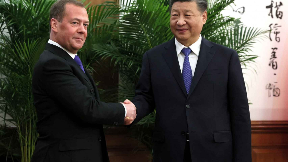 MEDVEDEV XI JINPING