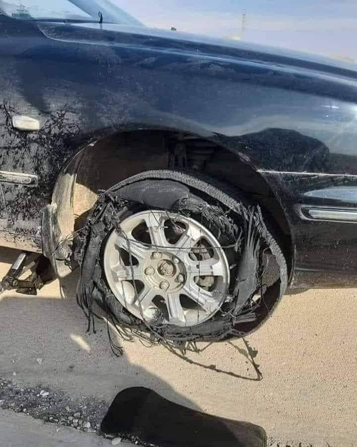 Peligro llanta ponchada