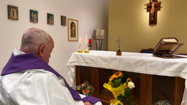 PAPA FRANCISCO CONCELEBRA MISA