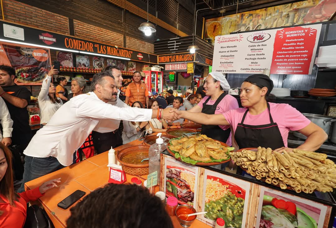 PANCHO Y LUIS DONALDO EN EL MERCADO