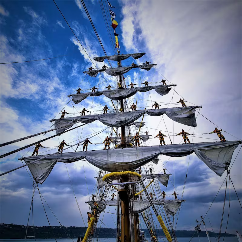 BOTE ESCUELA