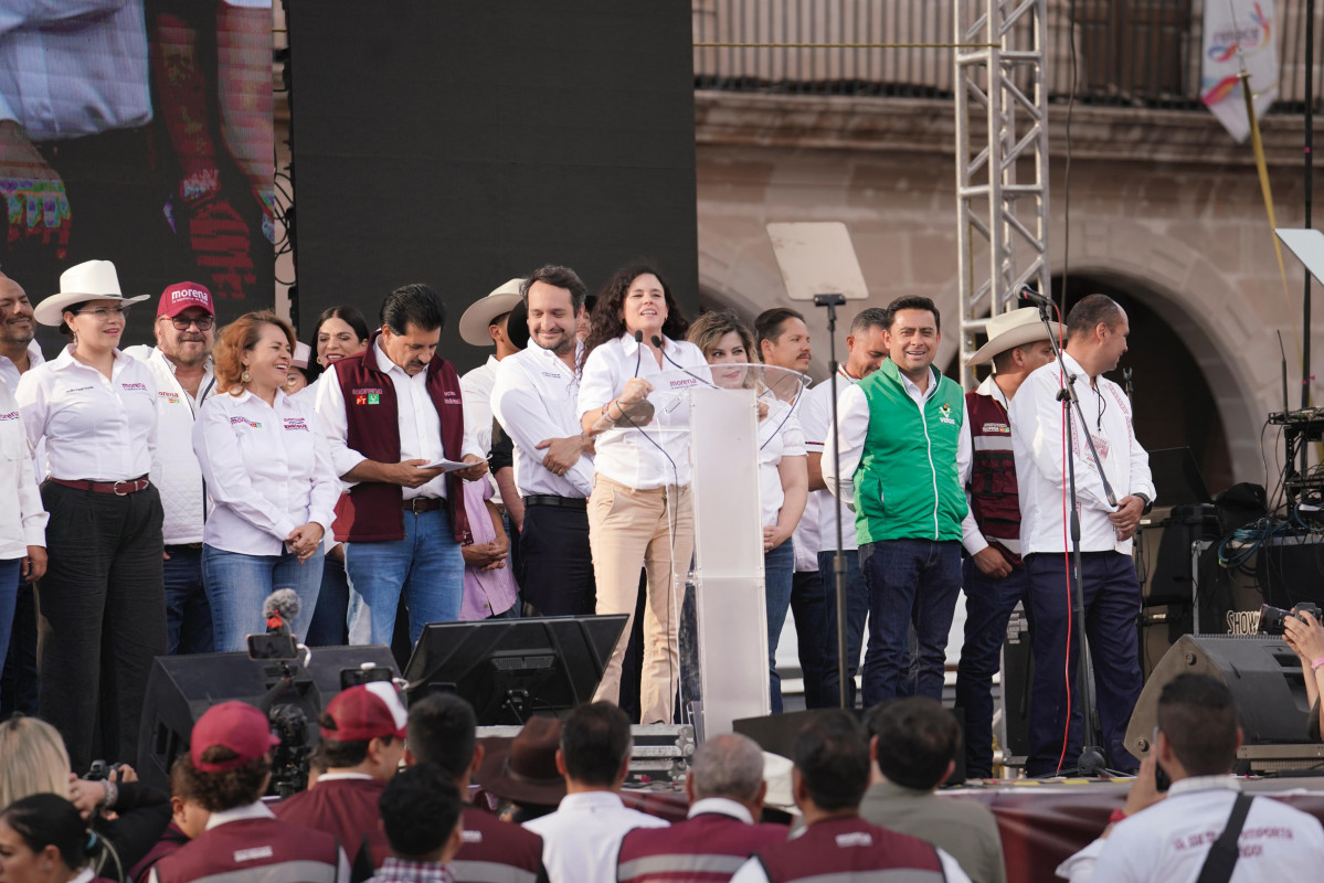 PLAZA LLENA. 8g